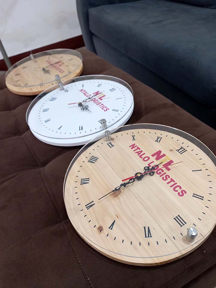 Round Wall Clock